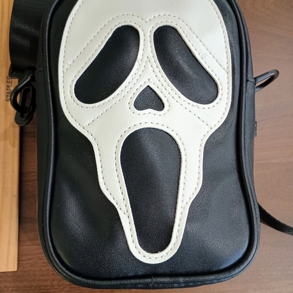 Scream Black and White Crossbody Bag - Picture 2 of 6